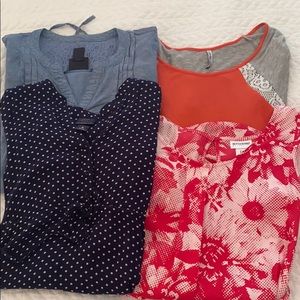 Maternity tops (lot of 4) short sleeve/sleeveless
